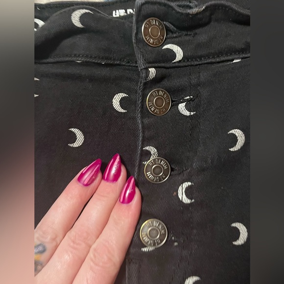 High Waisted Denim Shorts with Moon Pattern - Picture 4 of 4